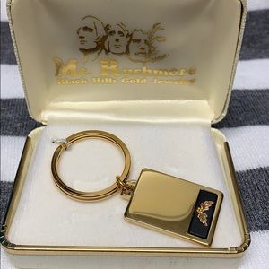 Mt. Rushmore Black Hills Gold keychain